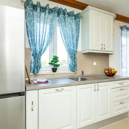 Willa Sara Linardići